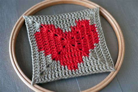 Heart Themed Crochet Square ⋆ Crochet Kingdom