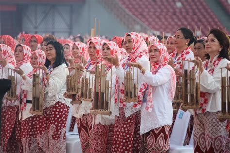 Pecahnya Rekor Dunia Bermain Angklung Portalindo Co Id