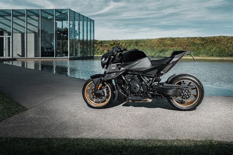 Có gì mà chiếc siêu naked bike Brabus 1300 R mới nhất được gọi là Kiệt