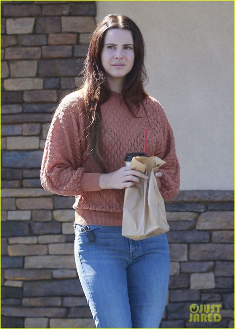 Photo Lana Del Rey Goes Fall Chic In Sheer64010mytext Photo 3778102