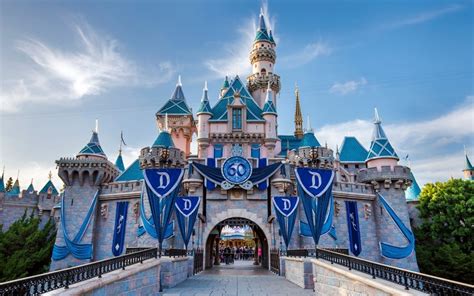 Disneyland Californian Hotel, Spa & Resort - FoundTheWorld