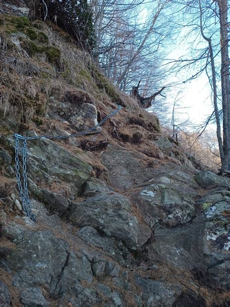 Anello Del Giumello Periplo Del Monte Muggio Trekking Lecco