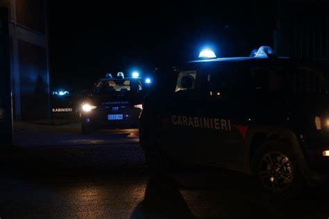 Caserta Sorpresi A Rubare Auto I Carabinieri