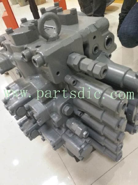 China Supplier Kpm Kyb Toshiba Nabtesco Excavator Main Control Valve