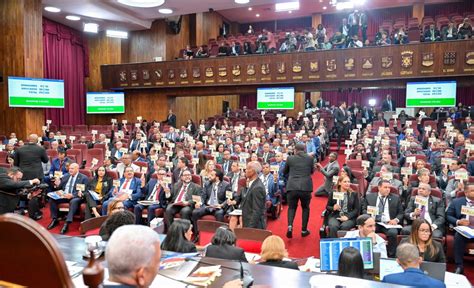 RD a las puertas de su reforma constitucional número 40 legisladores