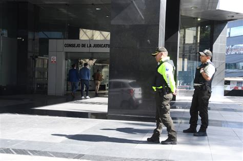 Fiscalía allanó oficinas del Consejo de la Judicatura dentro de una