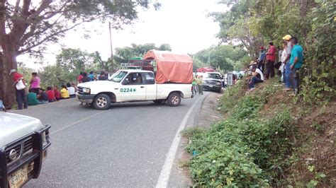 Bloquean Vecinos De Igualapa La Carretera A Ometepec El Sur Acapulco