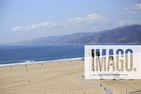 Beach Santa Monica Pacific Ocean Malibu Mountains Los Angeles