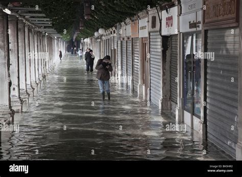 High tide in Venice, Italy Stock Photo - Alamy