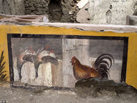 Photos of Pompeii show what Ancient Roman life was like