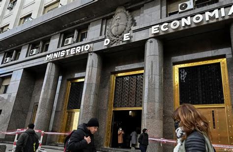 Economía Inicia El Año Con Una Apuesta Fuerte Y Lanza Un Canje De Deuda