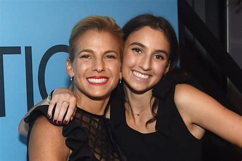 Jessica Seinfeld Celebrates Her Baby Saschas Writing On Inside Amy