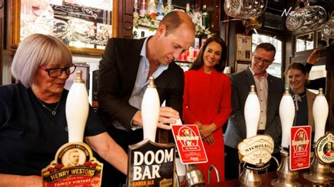 Prince William And Kate Middleton Delight Royal Fans With Surprise Pub