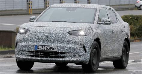 Ford S New Electric Crossover With Vw Caught Testing For The First Time Top Tech News