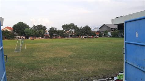 Lapangan Karang Pilang Direktori