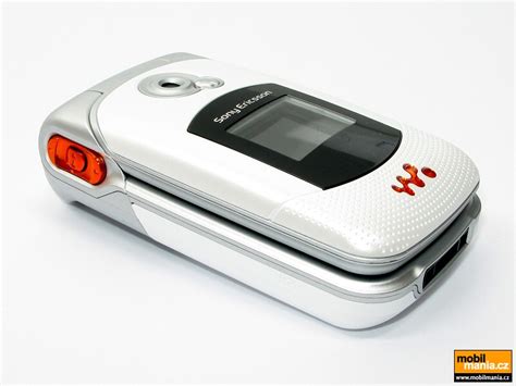 Sony Ericsson W Pictures Official Photos