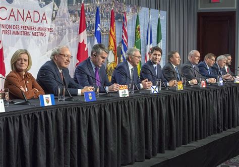 No women at table as Canada’s premiers meet in Saskatoon | Globalnews.ca