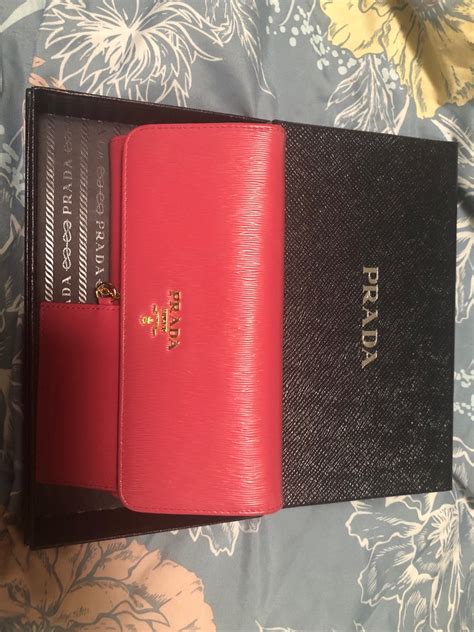 authentic prada wallet | Women's - Bags & Wallets | Edmonton | Kijiji