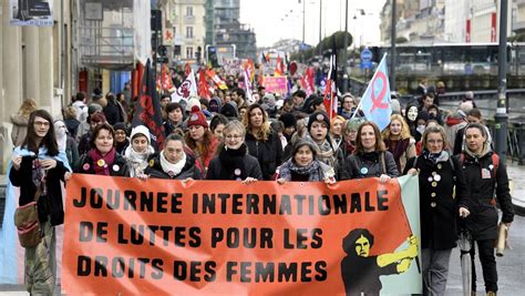 8 mars Journée Internationale des Droits des Femmes Mouvement