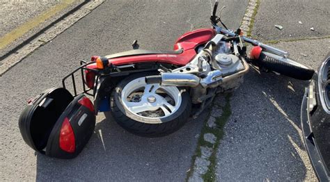 Bad Ragaz Sg Motorradfahrer Nach Kollision Mit Auto Unbestimmt