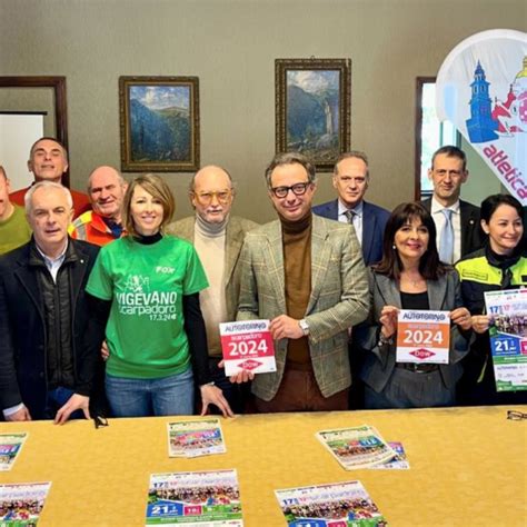 Vigevano La XVII Scarpadoro Sostiene Il Progetto Stanze Blu