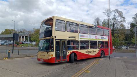 Brighton Hove OmniDekka At Metrobus 668 YN06 SZX Route 460