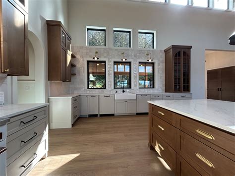 Transitional Cabinets Husky Doors And Signature Line Cabinets