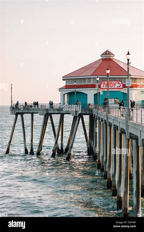 Rubys Diner On The Pier In Huntington Beach Orange County