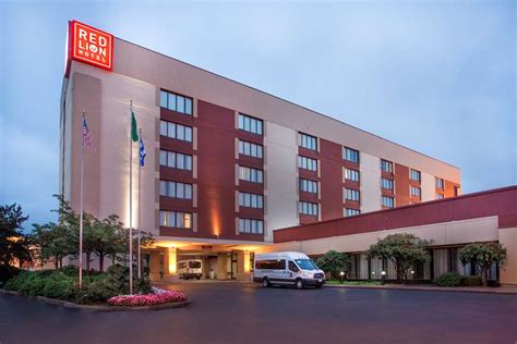 Red Lion Hotel & Conference Center Seattle Renton | Get the Best ...