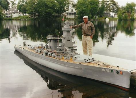 Man Builds 30 ft Model Replica of a Battleship – TwistedSifter