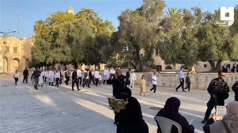 Backed By Israeli Police Jewish Settlers Storm Al Aqsa Mosque Compound