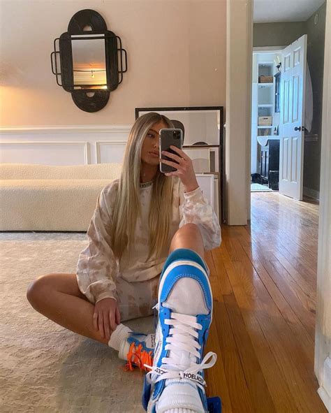 My Nude Girlfriend Photos Small Breasted Usa In Women A Live Mk