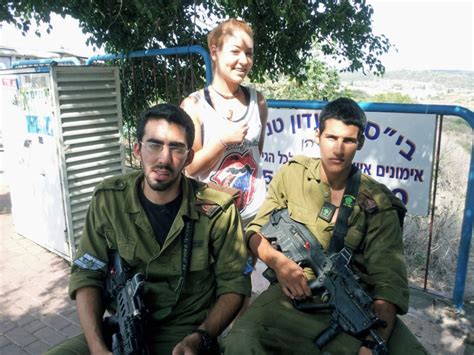 IDF Combat Soldiers with my daughter Ariella | Israel Travel Secrets