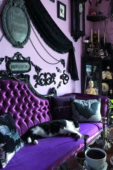 20 Purple Gothic Bedroom Ideas