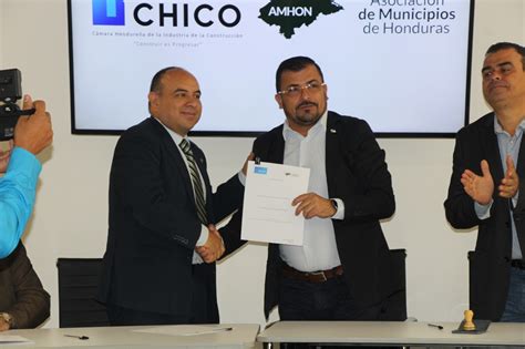 AMHON FIRMA CONVENIO CON LA CHICO Asociación de Municipios de Honduras