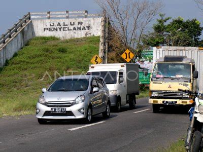 JALUR MUDIK RAWAN KECELAKAAN ANTARA Foto