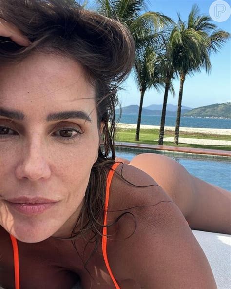 Foto Bumbum De Deborah Secco Potencializado Um Procedimento