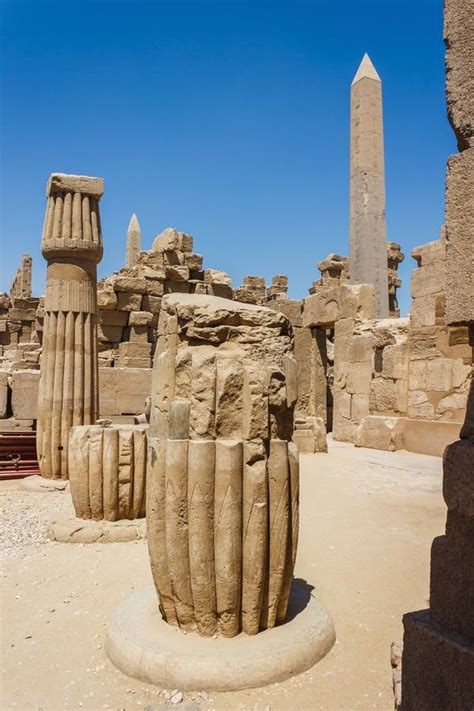 Ruinas Antiguas Del Templo De Karnak En Egipto Imagen De Archivo