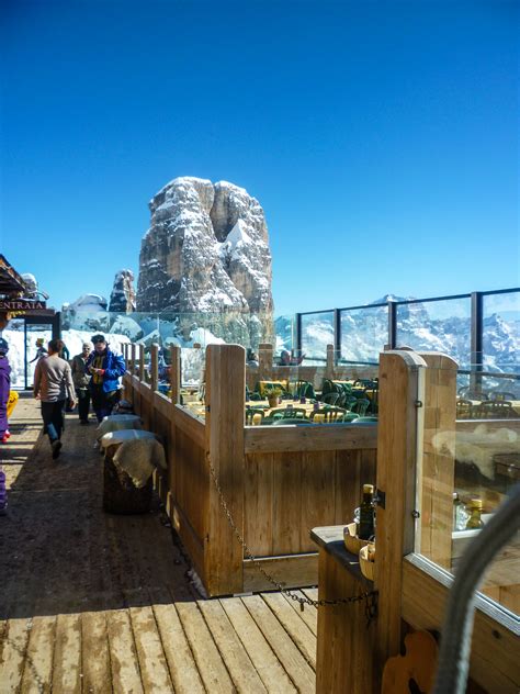 A Midwinter Night’s Dream – Dining at Rifugio Averau, Cortina | Italian ...