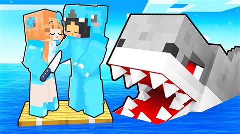 Omz Stuck One Block Raft With Realistic Crazy Fan Girl In Minecraftroxy And Lily Youtube