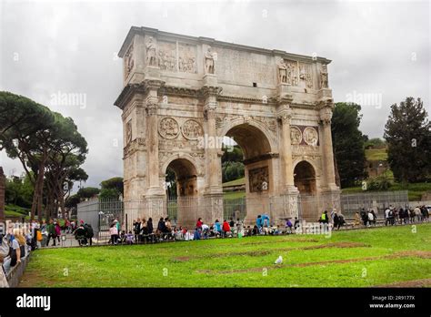 Arch Of Constantine Arco Di Constantino Near The Colosseum Rome