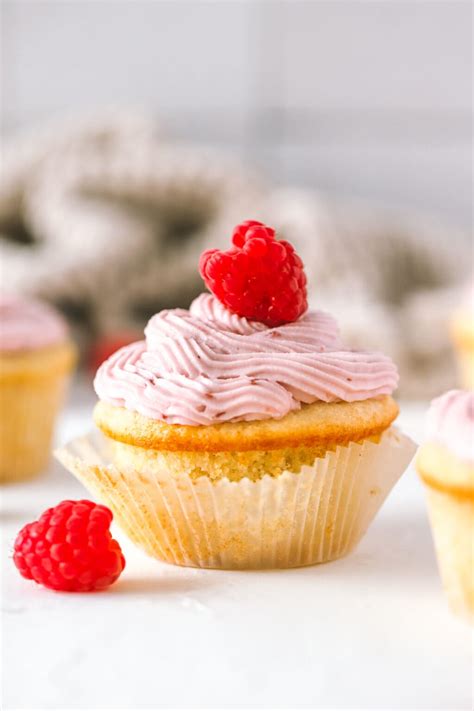 Raspberry Cream Cheese Frosting With Raspberry Jam Cooking In My Genes