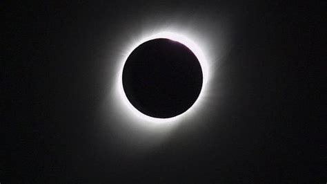 Eclipse solar total saiba onde e quando poderá ser visto o fenômeno de