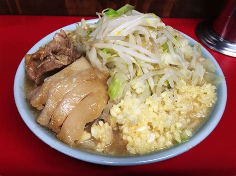 ラーメン二郎全店制覇ラーメン二郎 新潟店 ラーメン小ぶた入り ニンニクアブラマシマシ 料理、ラーメン、食べ物のアイデア