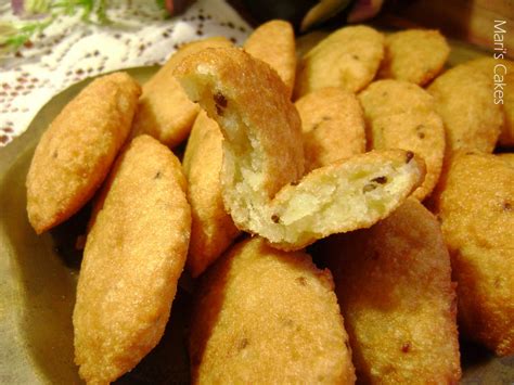 Yuca Fritters Arepitas De Yuca Maris Cakes English