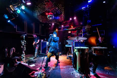 Gig Review : Skatenigs – Making Life Livable – Liar’s Club, Chicago