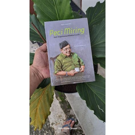 Jual Preloved Buku Peci Miring Kisah Pemgembaraan Intelektual Gus Dur