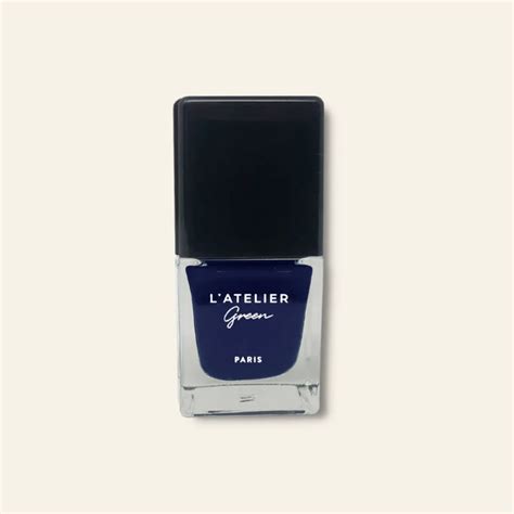 Un bleu marine trés couvrant Des vernis 25 free Formulés à partir de