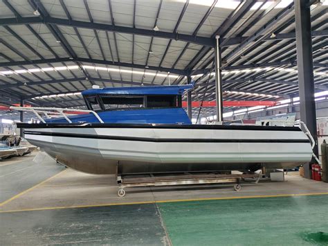 Sport Cabin Yacht Motor Boat Enclosed Cabin Cruiser Vessel For Leisure