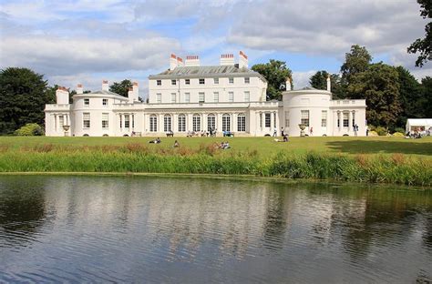 Visiting the UK: Frogmore House | Traquo